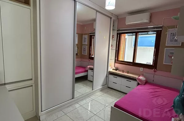 ACHOU A CASA DOS SONHOS, COM PISCINA E EXCELENTE LOCALIZAÇÃO