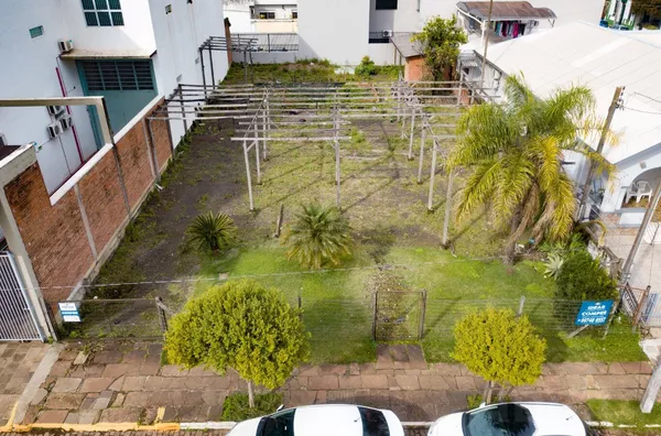TERRENO CENTRAL, IDEAL PARA APLICAR SEU PROJETO DE FUTURO