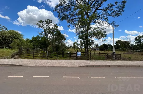 CHÁCARA DE 4.721m² COM FRENTE ASFALTADA E PRÓXIMO DO COMÉRCIO