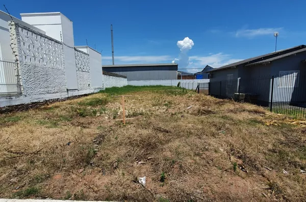 EXCELENTE TERRENO EM UMA BELA E TRANQUILA REGIÃO, VENHA CONHECER!