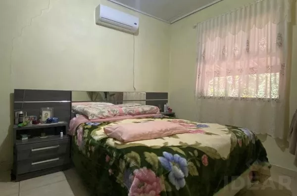 CASA DE 3 DORMITÓRIOS, COM PÁTIO E AMBIENTE INDEPENDENTE