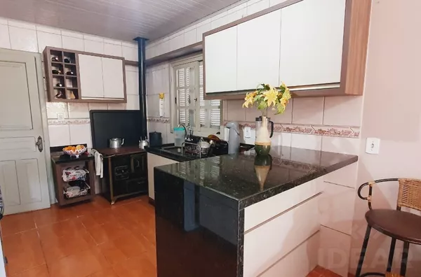 CASA DE 140m², COM 3 DORMITÓRIOS NO BAIRRO MORSCH