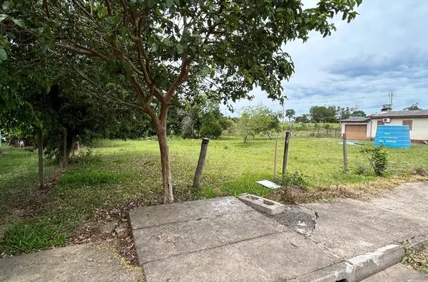LINDO TERRENO, BOA LOCALIZAÇÃO E COM ACESSO RÁPIDO AOS BAIRROS