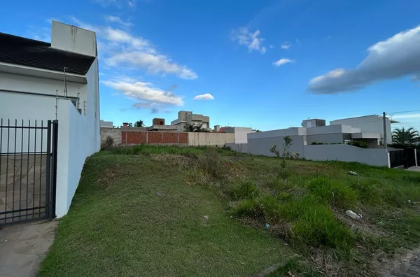 SUA FUTURA RESIDÊNCIA MUITO BEM LOCALIZADO NESSE TERRENO