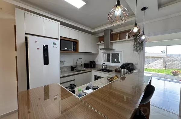 CASA DE 3 QUARTOS, SUITE E PÁTIO MURADO - Foto 6