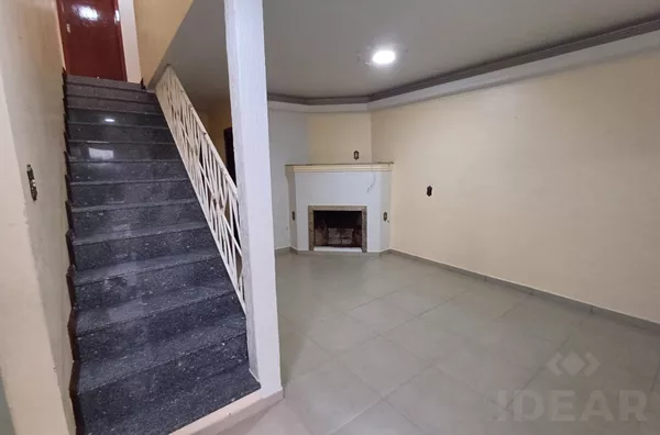 TRÊS QUARTOS, PISCINA E MUITO ESPAÇO PARA TODA A FAMÍLIA