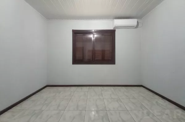 CASA DE 124m² COM MUITO PÁTIO FRONTAL PARA A DIVERSÃO DA FAMÍLIA