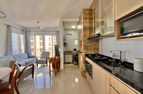 APARTAMENTO EM ÓTIMA LOCALIZAÇÃO, COM 2 DORMITÓRIOS - Foto 8