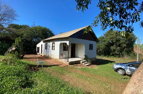 AMPLO CHALÉ PARA MORADIA E PRÉDIO EM ALVENARIA PARA INSTALAR SEU FUTURO NEGÓCIO