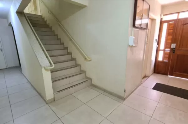 APARTAMENTO DE UM DORMITÓRIO EM EXCELENTE LOCALIZAÇÃO