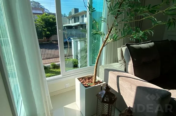 EXCELENTE CASA EM ÓTIMA LOCALIZAÇÃO ESPERANDO A SUA VISITA