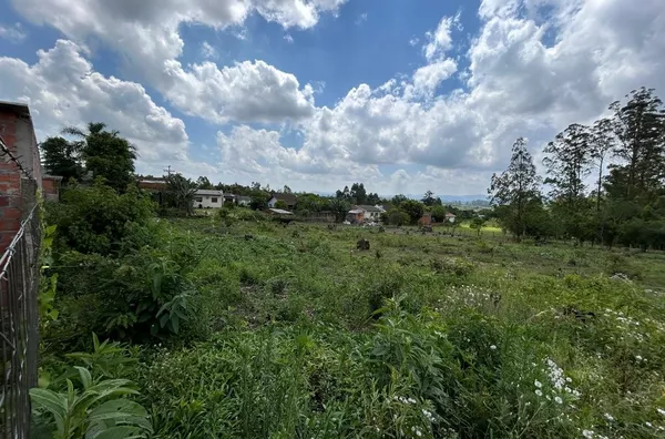 TERRENO DE 3.700m² AGUARDANDO SEU FUTURO EMPREENDIMENTO