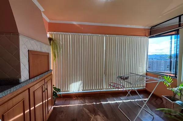 APARTAMENTO MOBILIADO NO CENTRO DA CIDADE AGUARDANDO VOCE!