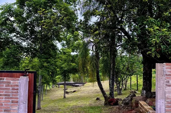 CHÁCARA COM ESTRUTURA FUTURA PRO TURISMO ou DESCANÇO FAMILIAR