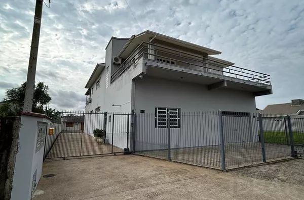 SUA FAMÍLIA E SEU NEGÓCIO BEM INSTALADOS EM AMPLOS CÔMODOS