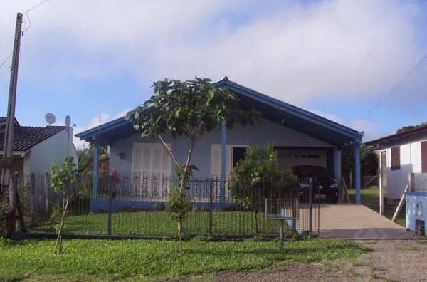 CASA AMPLA DE 165m², EM REGIÃO TRANQUILA DO BAIRRO XANGRILÁ