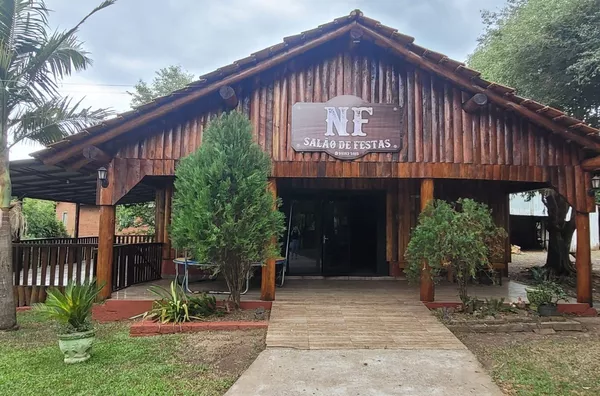 ESPAÇO IDEAL PARA EVENTOS AO AR LIVRE E MORADIA