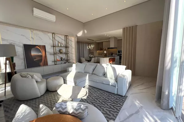 UMA CASA COM EQUILÍBRIO PERFEITO, UNINDO CONFORTO E SOFISTICAÇÃO