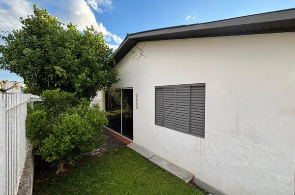 CASA DE 4 DORMITÓRIOS  NO BAIRRO XANGRILÁ - Foto 1