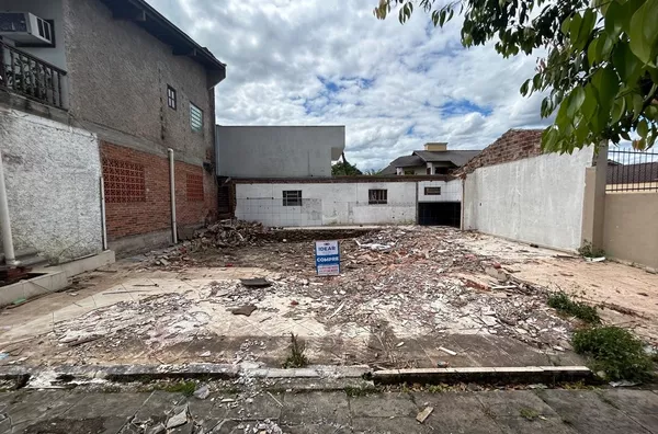 TERRENO NA REGIÃO ALTA DO BAIRRO MORSCH QUE ENCAIXA NO SEU BOLSO