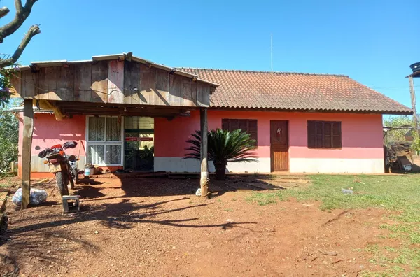 CHÁCARA DE 8.500m² COM DUAS CASAS AMPLAS PARA A REUNIÃO EM FAMÍLIA