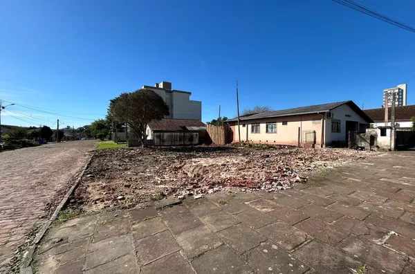 TERRENO EM ÓTIMA LOCALIZAÇÃO E ESTRUTURA PARA A FAMÍLIA