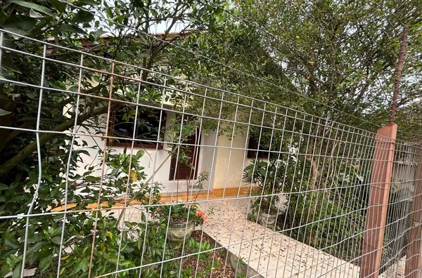 CASA PRINCIPAL COM EXCELENTE ACABAMENTO E ANEXO INDEPENDENTE 