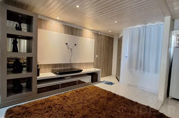 EI VOCÊ, QUE BUSCA UMA LINDA CASA RESIDENCIAL TODA EQUIPADA COM MÓVEIS PLANEJADO, MOBILIA SOLTA E LOUÇA DE COZINHA, ESTE É O IMÓVEL IDEAL PRA VOCÊ.