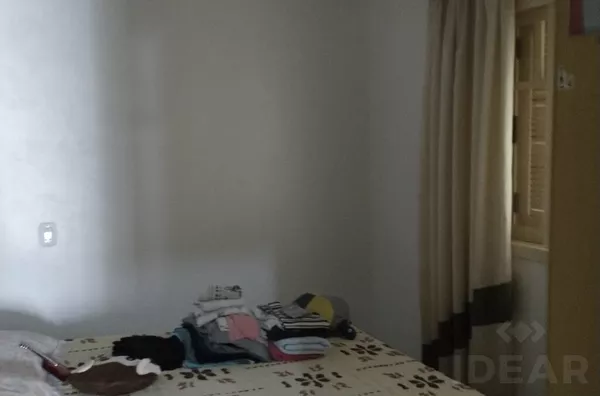 CASA AMPLA NO 2º PISO COM BASE COMERCIAL DE PÉ DIREITO DUPLO PARA QUALQUER TIPO DE EMPRESA