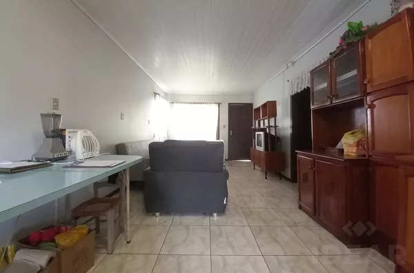 CASA DE 124m² COM MUITO PÁTIO FRONTAL PARA A DIVERSÃO DA FAMÍLIA