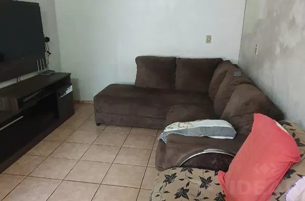 CASA DE 3 DORMITÓRIOS, COM AMPLO TERRENO EM VILA PALANQUE