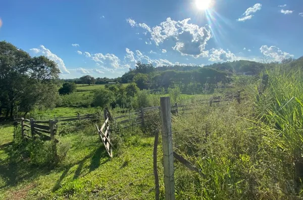 EXCELENTE ÁREA PARA CONSTRUIR SUA RESIDÊNCIA E MUITA ÁREA PARA PLANTAR