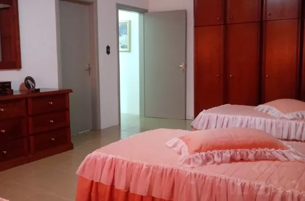 SE VOCÊ PROCURA ESPAÇO E CONFORTO, ALÉM DE UM ÓTIMO PÁTIO? ACABA DE ACHAR