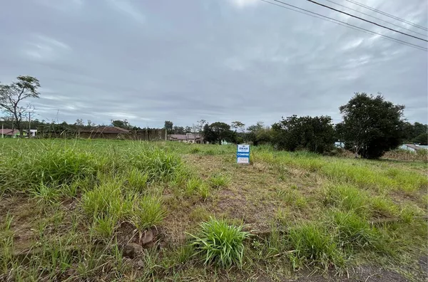 LINDO TERRENO DE MEIO COM FRENTE ASFÁLTICA, IDEAL PARA VOCÊ!