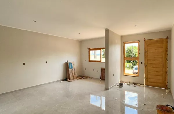 DUAS CASAS AMPLAS PARA SUA ESCOLHA! NÃO PERCA TEMPO