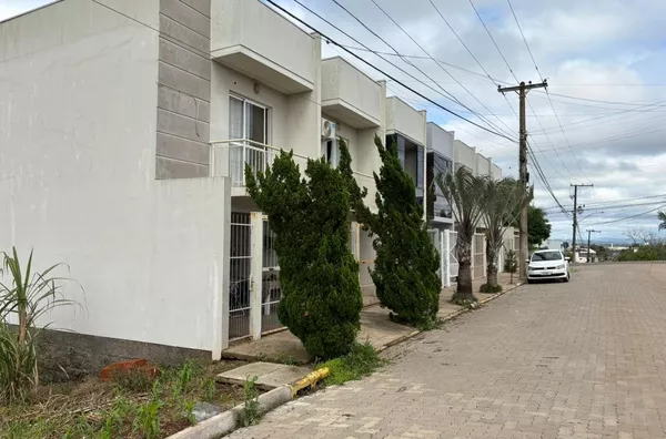 SEU FUTURO ESTÁ NESSE SOBRADO. INVISTA EM SUA FAMÍLIA!