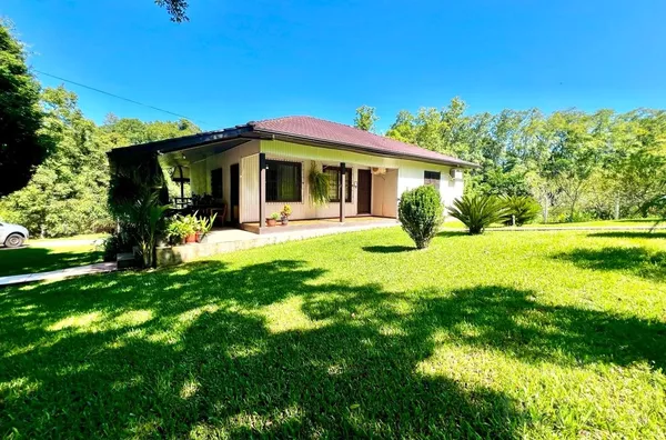 EXCELENTE INVESTIMENTO PARA QUE QUER MORAR E CONSTRUIR SE PRÓPRIO NEGÓCIO