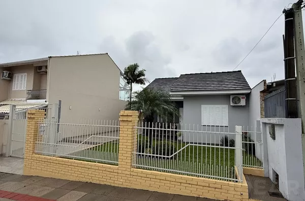 EXCELENTE ILUMINAÇÃO NATURAL, ACONCHEGO E ÓTIMA LOCALIZAÇÃO