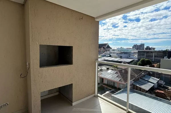 AMBIENTES AMPLOS, MUITO BEM LOCALIZADO E LINDA VISÃO DA CIDADE