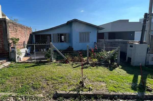 DUAS CASAS EM UM MESMO TERRENO. IDEAL PARA AS GRANDES FAMÍLIAS