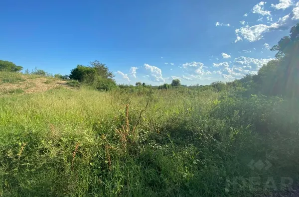 EXCELENTE ÁREA PARA CONSTRUIR SUA RESIDÊNCIA E MUITA ÁREA PARA PLANTAR