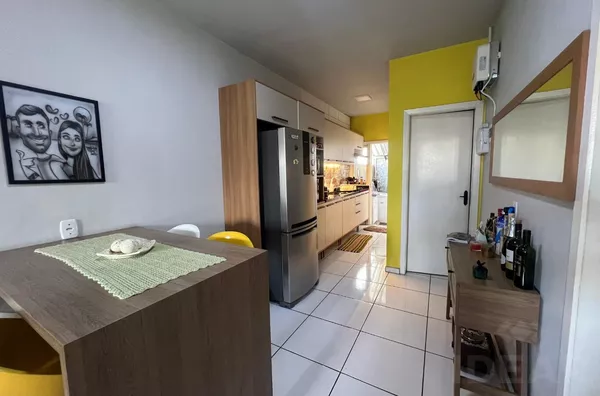 GEMINADO COM 2 QUARTOS, PERGOLADO E PÁTIO NOS FUNDOS - Foto 4