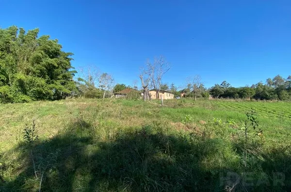 GRANDE OPORTUNIDADE!!! ÁREA DE TERRA COM 150m DE FRENTE PARA A FUTURA DUPLICAÇÃO ASFÁLTICA