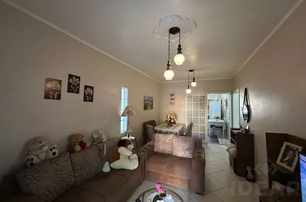 ÓTIMA CASA DE 3 DORMITÓRIOS, PÁTIOS E MUITO CONFORTO