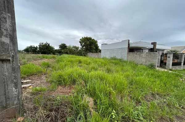 SUA FUTURA RESIDÊNCIA MUITO BEM LOCALIZADO NESSE TERRENO