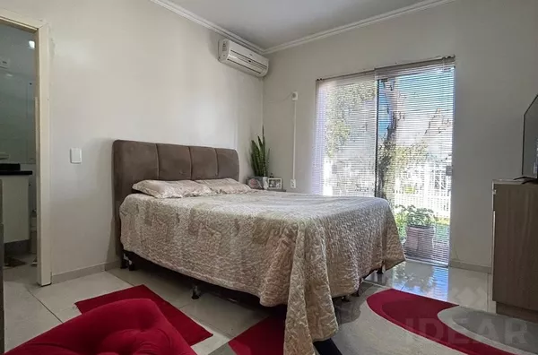 CASA DE 3 DORMITÓRIOS, SENDO 1 SUÍTE E COM QUIOSQUE / PISCINA