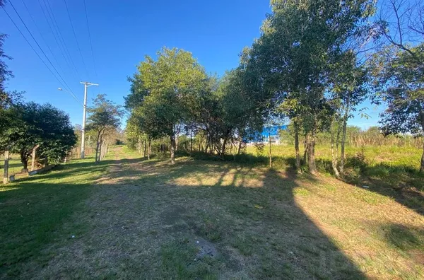 TERRA COM ACESSO PELA RST 287 E AV DAS INDÚSTRIAS. DE FÁCIL ACESSO