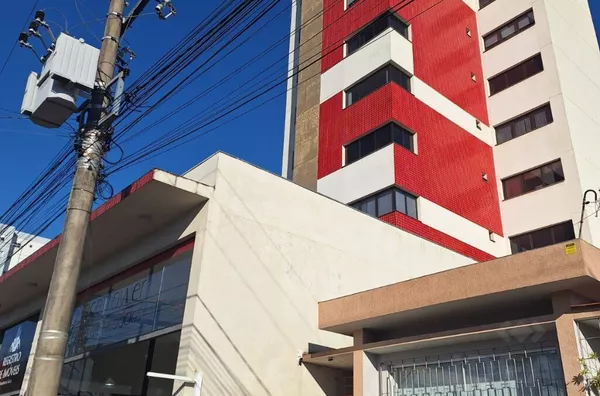 SALA COMERCIAL EM EDIFÍCIO CENTRAL COM ELEVADOR - Foto 2