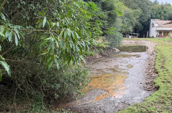 CHÁCARA PARA O LAZER FAMILIAR, A POUCOS MINUTOS DO CENTRO