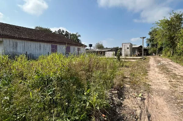 TERRENO 330m² FINANCIÁVEL E A POUCOS MINUTOS DO CENTRO